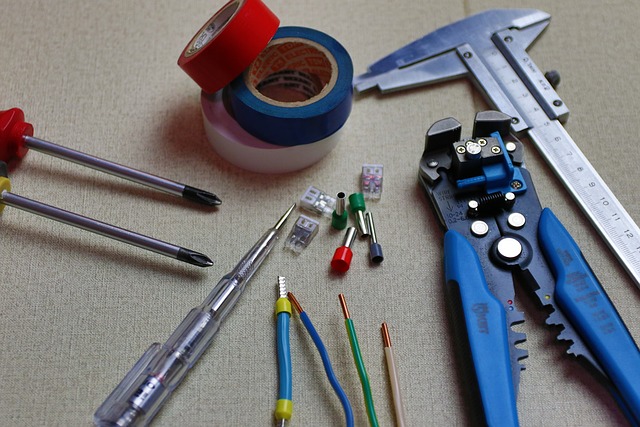 pomůcky elektrikáře